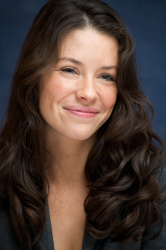 Evangeline Lilly, Naveen Andrews  - "Lost" press conference portraits by Vera Anderson 2008 - 17xHQ 0Dgd4OZp