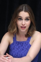 Эмилия Кларк (Emilia Clarke) 'Me Before You' Press Conference at the Ritz Carlton Hotel in New York City (May 21, 2016) - 57xНQ 0f8XSqcy