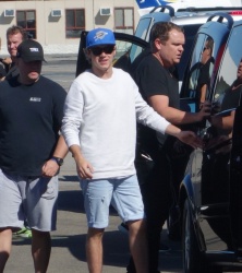 Harry Styles, Niall Horan and Liam Payne - Arriving in Adelaide, Australia - February 17, 2015 - 12xHQ 1RYWL4kx