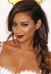 Shay Mitchell - FOX's 2014 Teen Choice Awards at The Shrine Auditorium on August 10, 2014 in Los Angeles, California - 58xHQ 1XUgpbqq