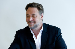 Russell Crowe - Noah press conference portraits by Magnus Sundholm (Beverly Hills, March 24, 2014) - 17xHQ 1hgPnR29