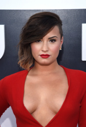 Demi Lovato - At the MTV Video Music Awards, August 24, 2014 - 112xHQ 3DFh7evM