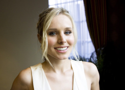 Kristen Bell - Kristen Bell - "When In Rome" press conference portraits by Armando Gallo (Beverly Hills, January 9, 2010) - 22xHQ 3IpLYbXR