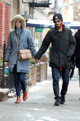 Emma Stone - Out and about in NYC, 7 января 2015 (14xHQ) 3Q8aU7bh
