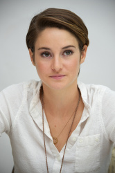 Shailene Woodley - Divergent press conference portraits by Vera Anderson (Los Angeles, Beverly Hills, March 8, 2014) - 10xHQ 5CLuDi0f