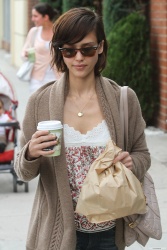 Jessica Alba - shopping in Beverly Hills (2010.02.19) - 18xHQ 5VKMpVoi