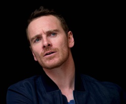 Michael Fassbender - X-Men: Days of Future Past press conference portraits (New York, May 9, 2014) - 26xHQ 5Z97dSi6