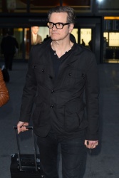 Colin Firth - Colin Firth - is seen arriving at London’s Heathrow airport with his wife Livia (January 13, 2015) - 7xMQ 5jzriFz1