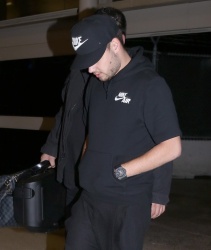 Liam Payne - At the LAX Airport in Los Angeles, California - February 3, 2015 - 11xHQ 5veyb2rp