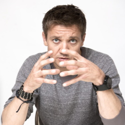 Jeremy Renner - "The Avengers" press conference portraits by Armando Gallo (Los Angeles, April 13, 2012) - 12xHQ 5wk4JWjI