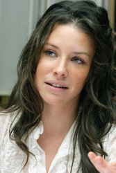 Evangeline Lilly - Lost press conference portraits by Piyal Hosain, october 22, 2006 - 8xHQ 5x6oVynv