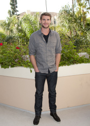 Liam Hemsworth - "The Hunger Games" press conference portraits by Armando Gallo (Los Angeles, March 1, 2012) - 19xHQ 5zcn0z9P