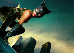 Halle Berry, Sharon Stone, Benjamin Bratt, Lambert Wilson - промо стиль и постеры к фильму "Catwoman (Женщина-кошка)", 2004 (77хHQ) 6KOJdaRW