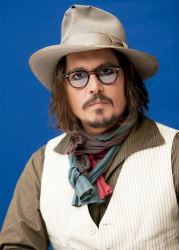 Johnny Depp - "The Tourist" press conference portraits by Armando Gallo (New York, December 6, 2010) - 31xHQ 7EKc6sAO