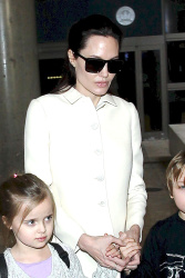 Angelina Jolie - LAX Airport - February 11, 2015 (185xHQ) 8wryd7aN
