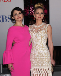 Jennifer Morrison - Jennifer Morrison & Ginnifer Goodwin - 38th People's Choice Awards held at Nokia Theatre in Los Angeles (January 11, 2012) - 244xHQ 9Nwkmwi8