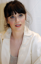 Zooey Deschanel - The Hitchhiker's Guide to the Galaxy press conference portraits by Vera Anderson (Hollywood, April 16, 2005) - 4xHQ 9dCTtLwR