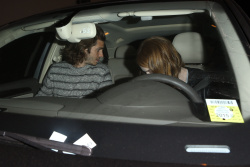 Andrew Garfield & Emma Stone - Leaving an Arcade Fire concert in Los Angeles - May 27, 2015 - 108xHQ 9xnspVB2