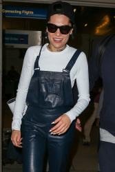 Jessie J - Arriving at LAX airport in Los Angeles - February 7, 2015 (14xHQ) AFg94rDI