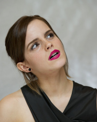 Emma Watson - The Perks of Being a Wallflower press conference portraits by Magnus Sundholm (Toronto, September 7, 2012) - 22xHQ AUoIU2o7