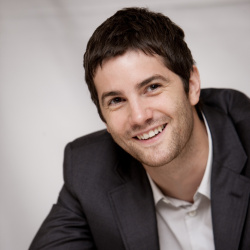 Jim Sturgess - "One Day" press conference portraits by Armando Gallo (New York City, August 10, 2011) - 14xHQ BQRB9MKc