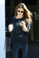Alessandra Ambrosio - Out and about in Brentwood (2015.01.22) - 20xHQ Bls1Dgbx