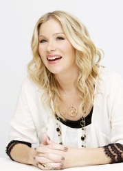 Christina Applegate - "Going The Distance" press conference portraits by Armando Gallo (Los Angeles, August 13, 2010) - 10xHQ Bx2c7Paa