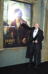 Ian McKellen - 'The Hobbit An Unexpected Journey' New York Premiere benefiting AFI at Ziegfeld Theater in New York - December 6, 2012 - 28xHQ CIg2OWvU