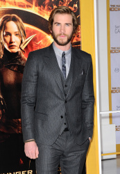 Liam Hemsworth, Jennifer Lawrence, Josh Hutcherson - 'The Hunger Games: Mockingjay - Part 1'Los Angeles Premiere at Nokia Theatre L.A. Live, Лос-Анджелес, 17 ноября 2014 (119xHQ) CS3BW6GP