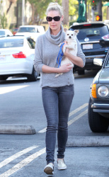 Katherine Heigl - Out & About in Los Angeles, 27 января 2015 (21xHQ) DwakQfSe