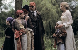 Johnny Depp, Kate Winslet, Dustin Hoffman, Freddie Highmore - постеры и промо стиль к фильму "Finding Neverland (Волшебная страна)", 2004 (34xHQ) EG5ALNjm