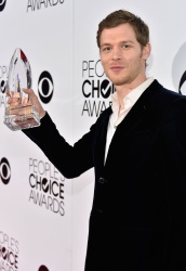 Joseph Morgan, Persia White - 40th People's Choice Awards held at Nokia Theatre L.A. Live in Los Angeles (January 8, 2014) - 114xHQ Eakp633F