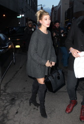 Hailey Baldwin - At the ADIDAS x Kanye West Fashion Show in NYC - February 12, 2015 (38xHQ) GPE7LCyI