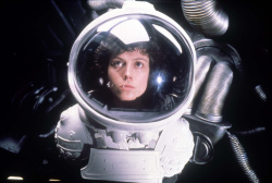 Ian Holm, Sigourney Weaver - постеры и промо стиль к фильму "Alien (Чужой)", 1979 (70хHQ) Gt8dTU5v