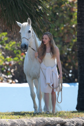 Amanda Seyfried - On the set of a photoshoot in Miami - February 14, 2015 (111xHQ) HZEqiYny