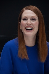 Julianne Moore - The Hunger Games: Mockingjay. Part 1 press conference portraits by Herve Tropea (London, November 10, 2014) - 10xHQ HgQKLHRx
