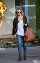 Sarah Michelle Gellar - Out and about in LA, 21 ноября 2014 (43xHQ) I86DUyj7