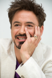 Robert Downey Jr. - The Soloist press conference portraits by Vera Anderson (Beverly Hills, April 3, 2009) - 20xHQ ITwl81YP