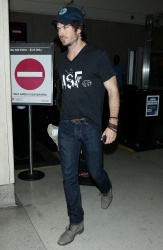 Ian Somerhalder - Arriving at LAX airport in Los Angeles - July 13, 2014 - 17xHQ IUACrrXs