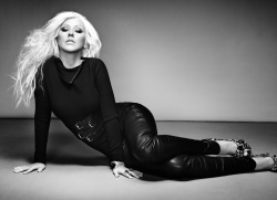 Christina Aguilera - Nino Munoz Photoshoot 2010 for InStyle - 8xHQ JS4ji9XC