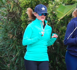 Reese Witherspoon - Out jogging in Brentwood - February 28, 2015 (15xHQ) KAZcKnKL