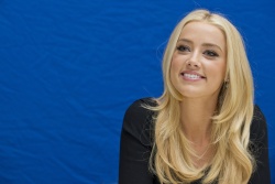 Amber Heard - The Rum Diary press conference portraits by Magnus Sundholm (Beverly Hills, October 13, 2011) - 14xHQ M3H9nxdf