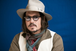 Johnny Depp - "The Tourist" press conference portraits by Armando Gallo (New York, December 6, 2010) - 31xHQ Mj05vkas