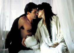 Angelina Jolie, Antonio Banderas - Промо + стиль к фильму "Original Sin (Соблазн)", 2001 (22хHQ) NbARBgfQ