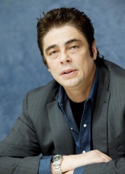 Benicio Del Toro - "The Wolfman" press conference portraits by Armando Gallo (Los Angeles, February 7, 2010) - 9xHQ OLLPF3At