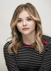 Chloe Moretz - "Carrie" press conference portraits by Armando Gallo (Hollywood, October 6, 2013) - 28xHQ OMMrxuHe