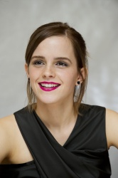 Emma Watson - The Perks of Being a Wallflower press conference portraits by Magnus Sundholm (Toronto, September 7, 2012) - 22xHQ SEUa1bNN