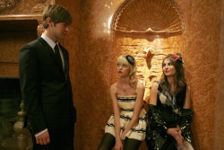 Chace Crawford - Blake Lively, Leighton Meester, Ed Westwick, Penn Badgley, Chace Crawford, Taylor Momsen, Jessica Szohr, Michelle Trachtenberg, Elizabeth Hurley, Katie Cassidy, Kelly Rutherford, William Baldwin - "Gossip Girl (Сплетница)", сезон 1-6, 2007-2012 StGHmcpb