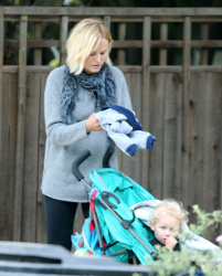 Malin Akerman - Out with her son in LA- February 20, 2015 (25xHQ) TyG3Eluz