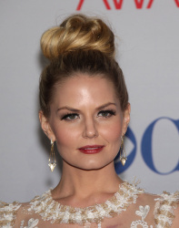 Jennifer Morrison - Jennifer Morrison & Ginnifer Goodwin - 38th People's Choice Awards held at Nokia Theatre in Los Angeles (January 11, 2012) - 244xHQ VE4PL03Y